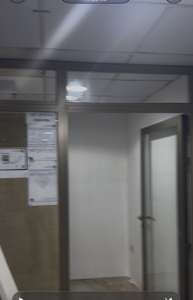 مكتب للايجار في القبلة - جبلة