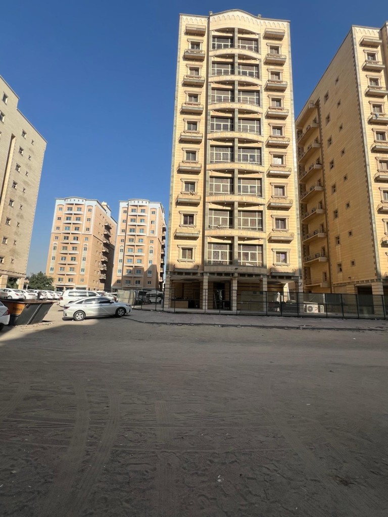 عمارة للبيع في المنقف