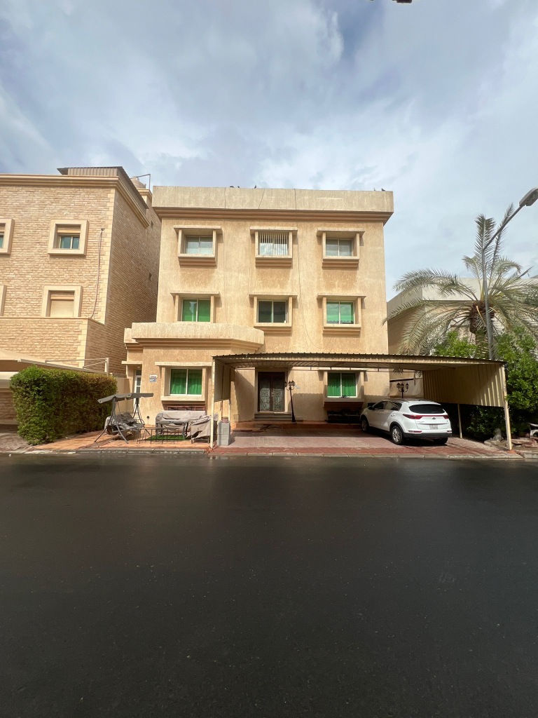 بيت للبيع في الشهداء