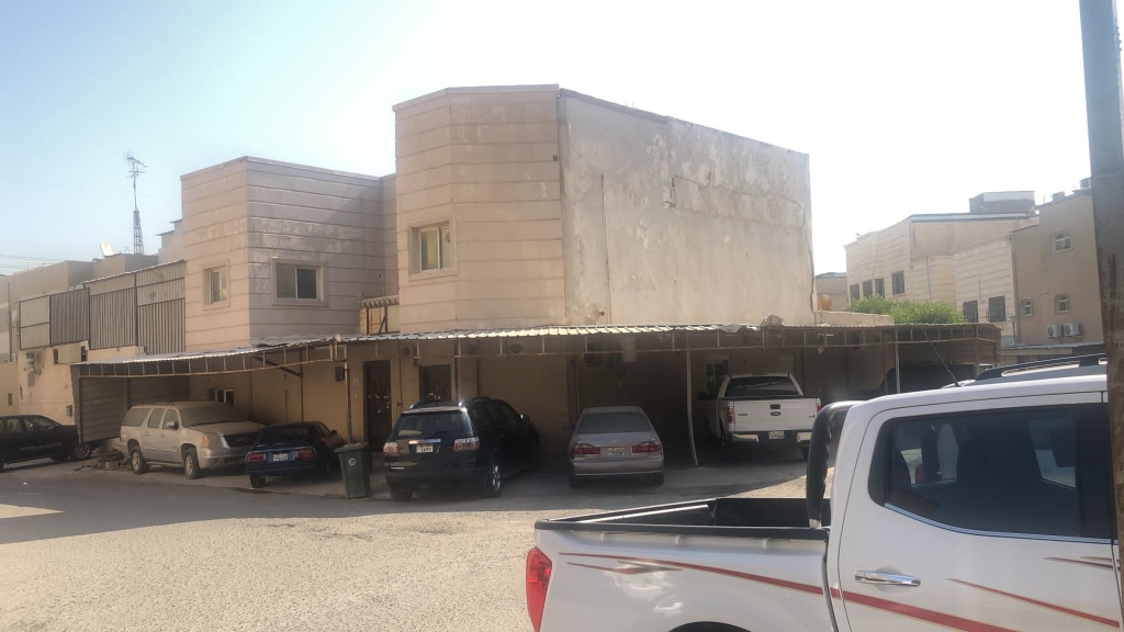 بيت للبيع في الظهر